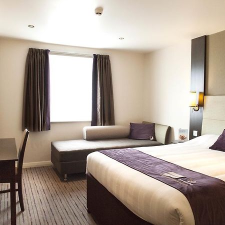 Premier Inn Fleet Εξωτερικό φωτογραφία