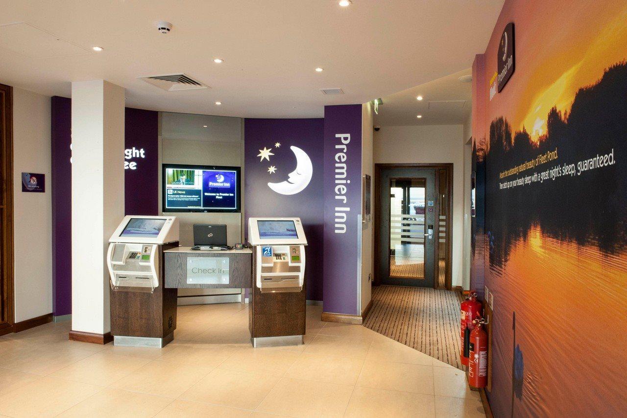 Premier Inn Fleet Εξωτερικό φωτογραφία