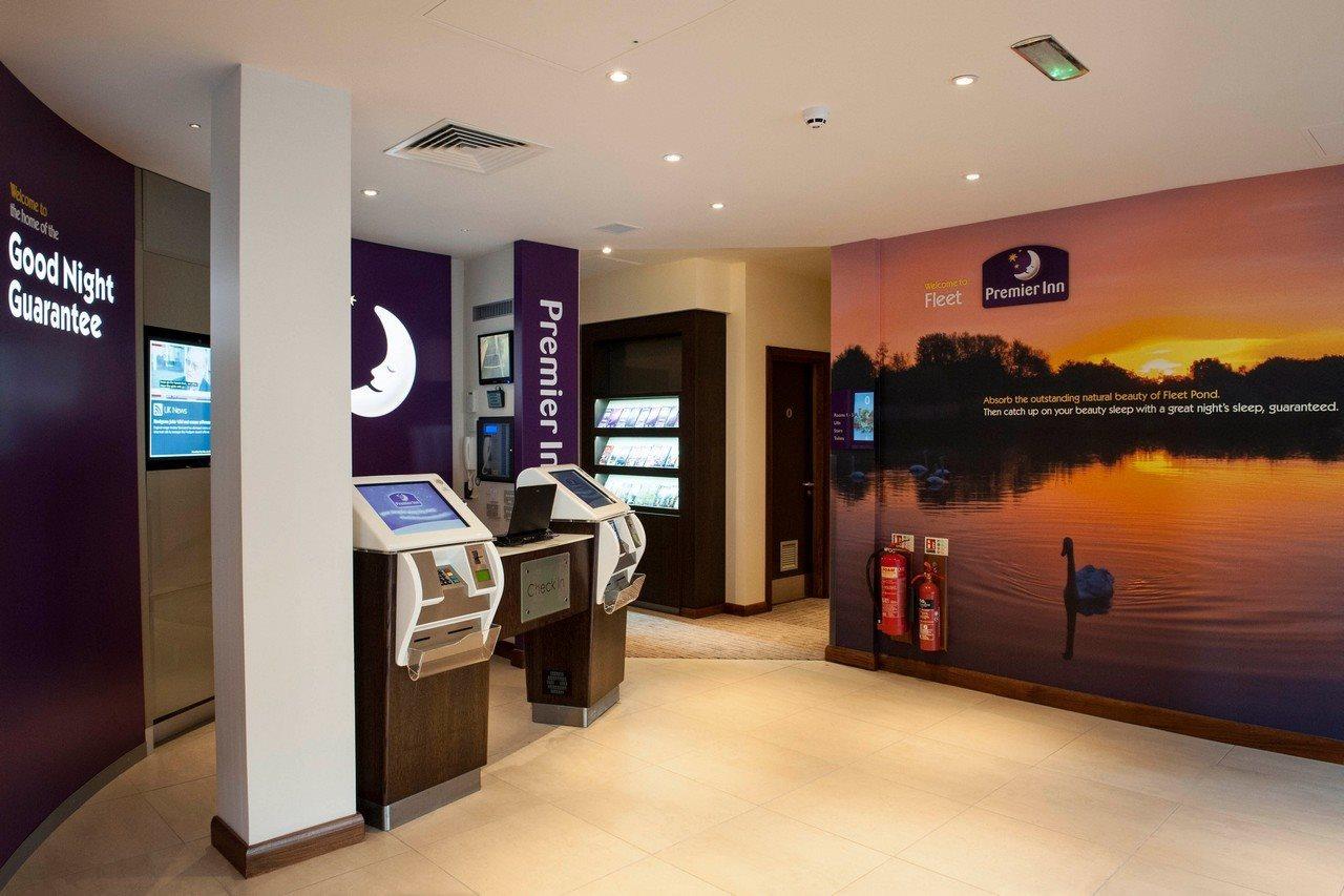 Premier Inn Fleet Εξωτερικό φωτογραφία