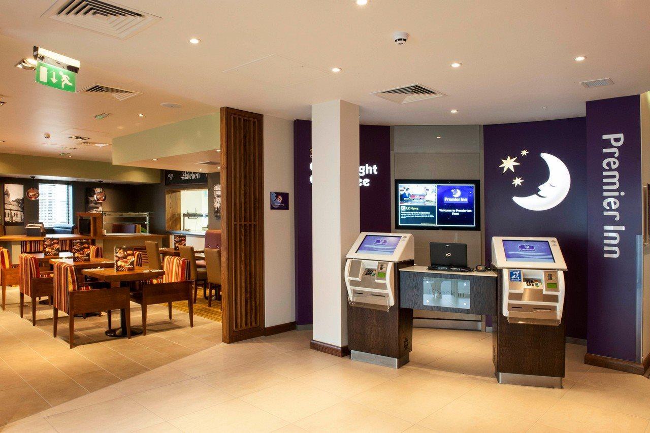 Premier Inn Fleet Εξωτερικό φωτογραφία