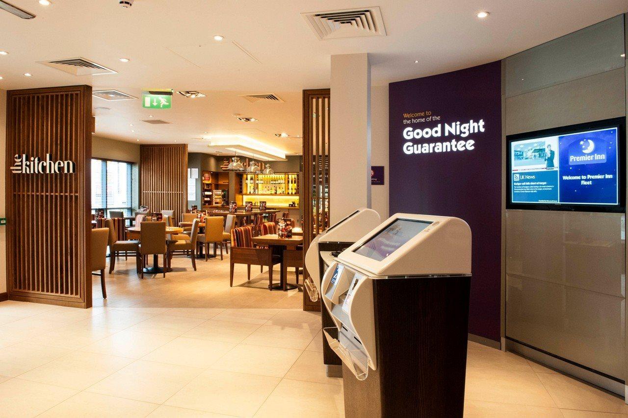 Premier Inn Fleet Εξωτερικό φωτογραφία