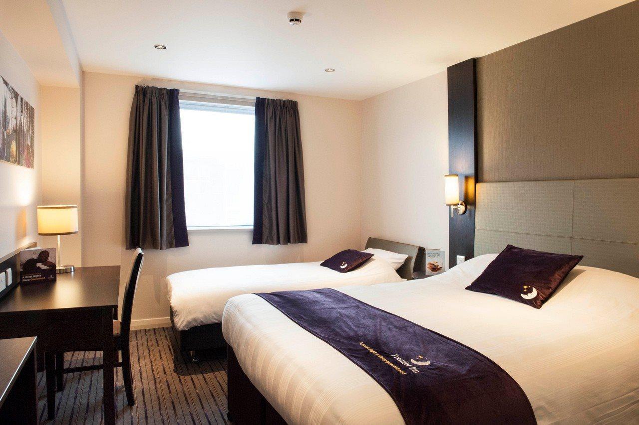 Premier Inn Fleet Εξωτερικό φωτογραφία