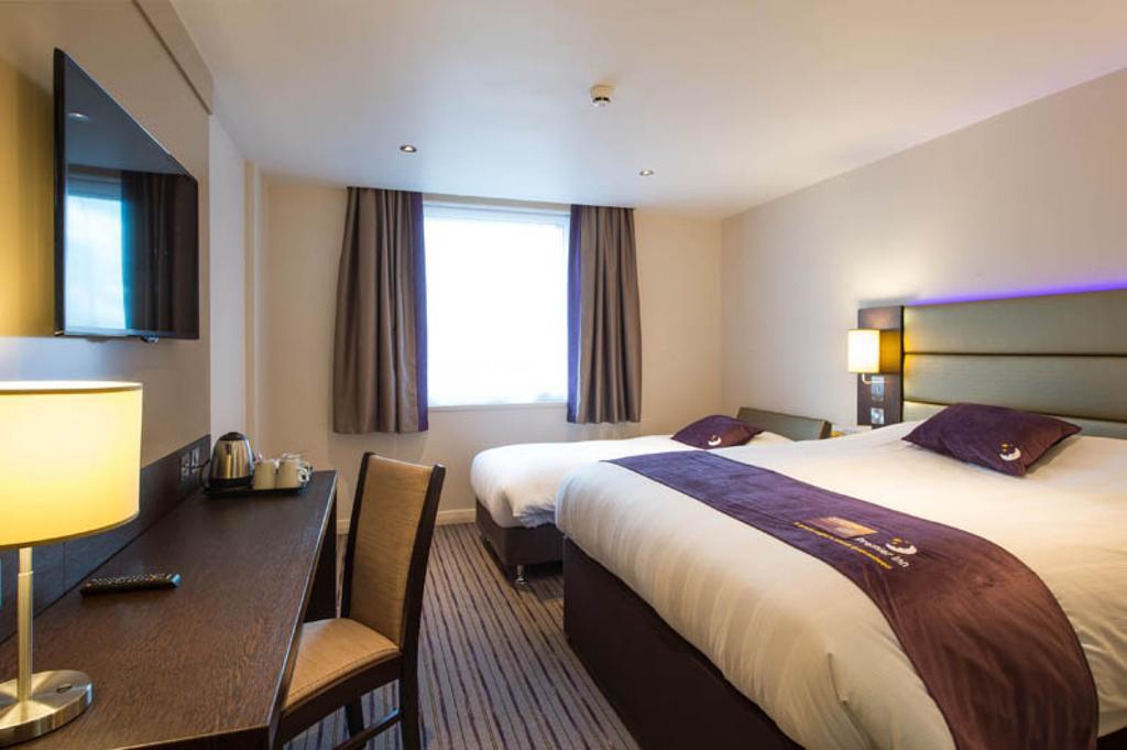 Premier Inn Fleet Εξωτερικό φωτογραφία