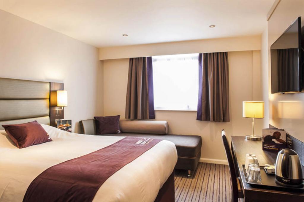Premier Inn Fleet Εξωτερικό φωτογραφία