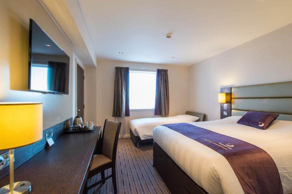 Premier Inn Fleet Εξωτερικό φωτογραφία