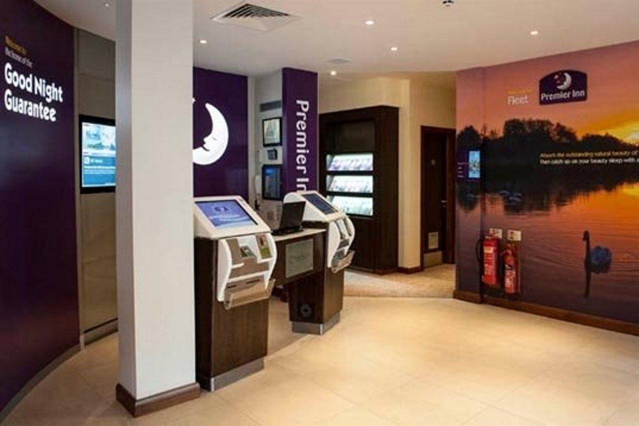 Premier Inn Fleet Εξωτερικό φωτογραφία